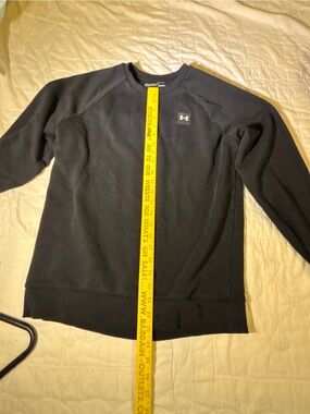 Under Armour Black Crewneck Sweatshirt